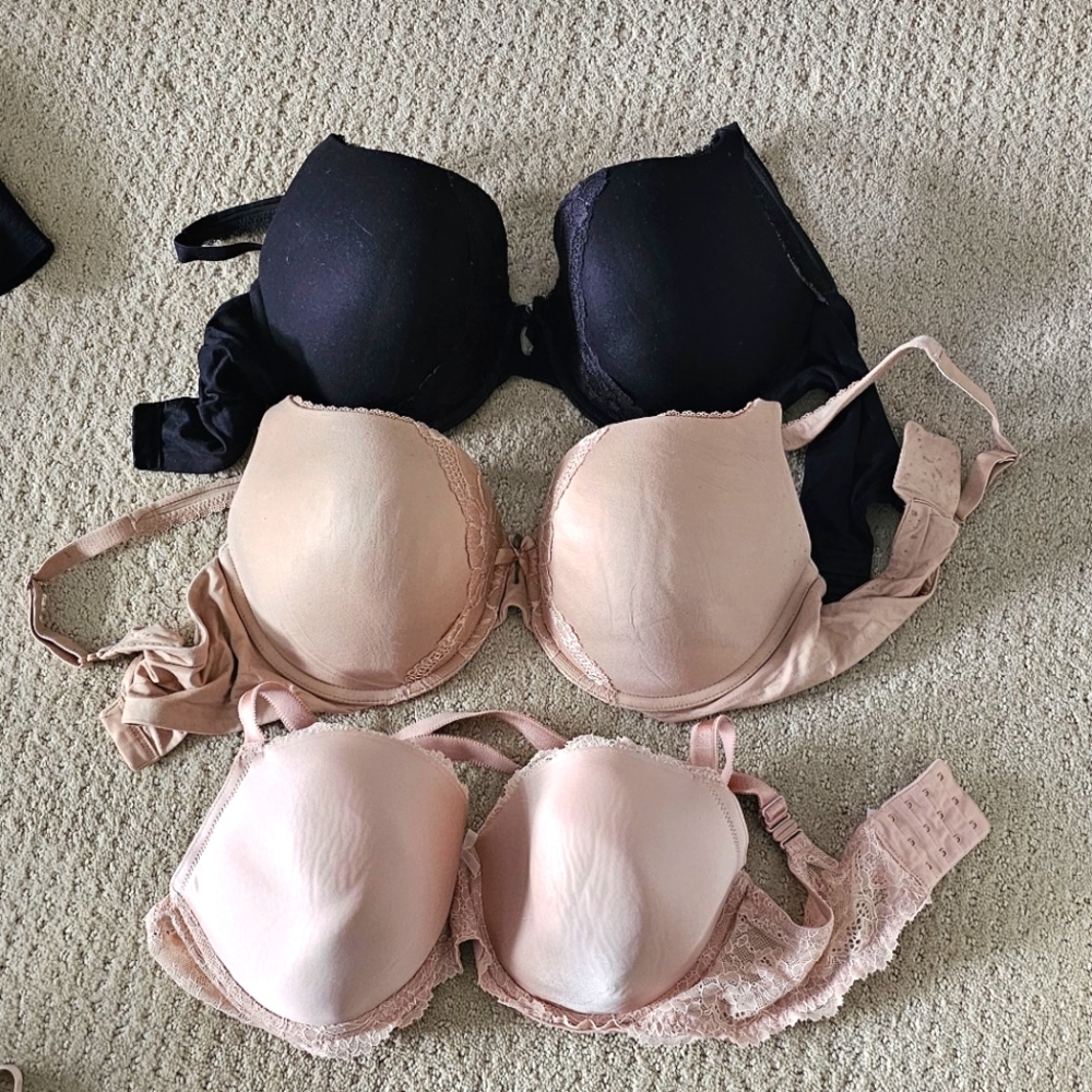 VICTORIAS SECRET BRAS 36DD
